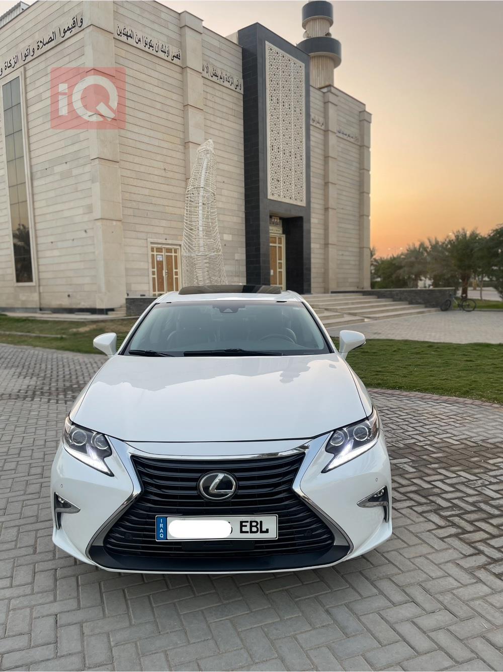 Lexus ES
